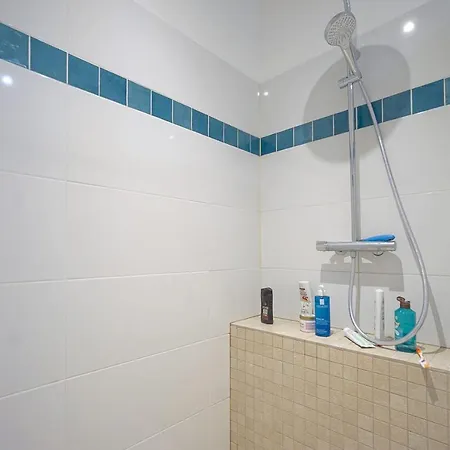 Nice Apartment Near Alesia Apartment