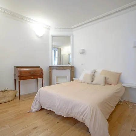 Apartment Nice Apartment Near Alesia Paris